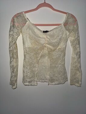 Blue Blush Cream Lace V-Neck Long Sleeve Top